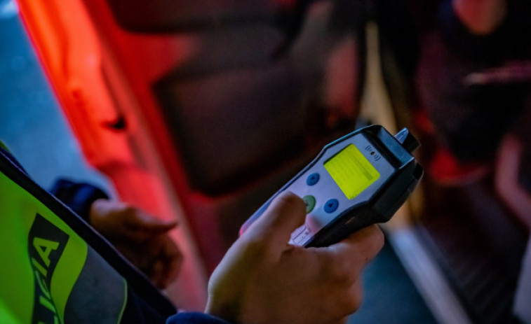 Un conductor da positivo en alcoholemia tras estacionar en el parking de la Policía Local de Lugo