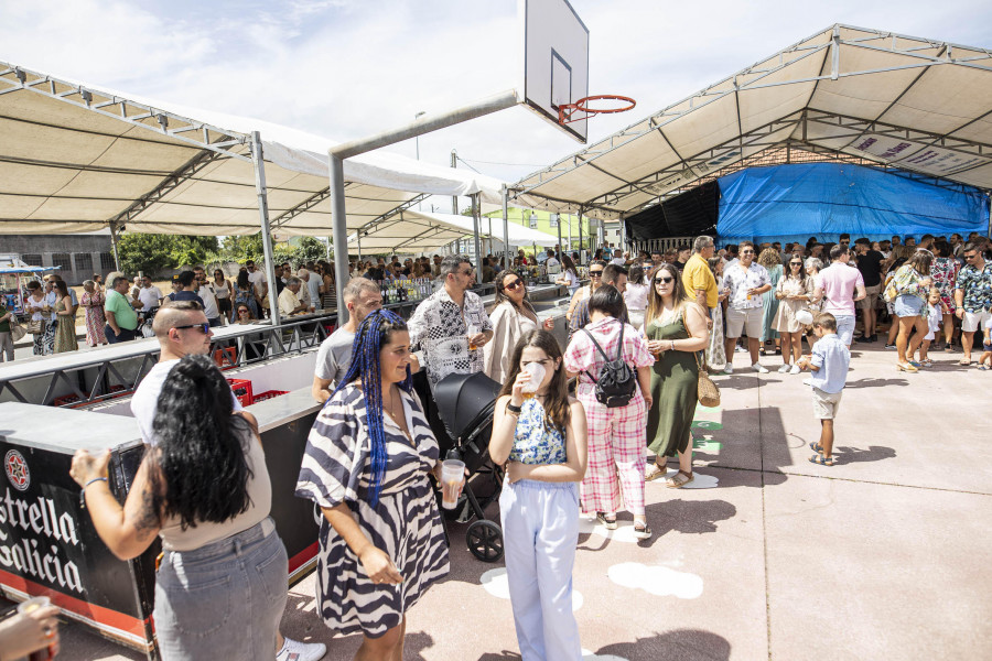 Comienzan las fiestas en Bértoa, A Laracha y Laxe