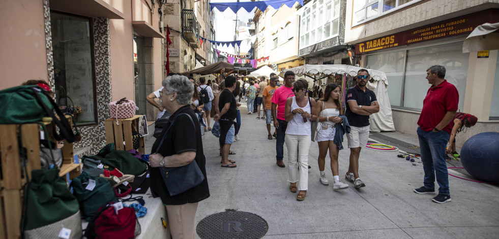 Mucho ambiente en el Mercado Mariñeiro de Malpica