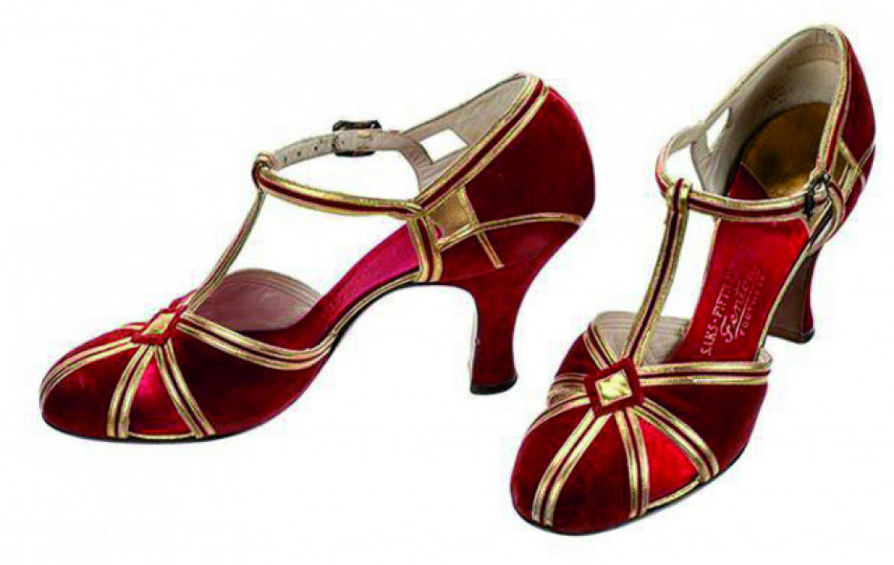 Walk This Way: Colección de calzado histórico en la Fundación Barrié