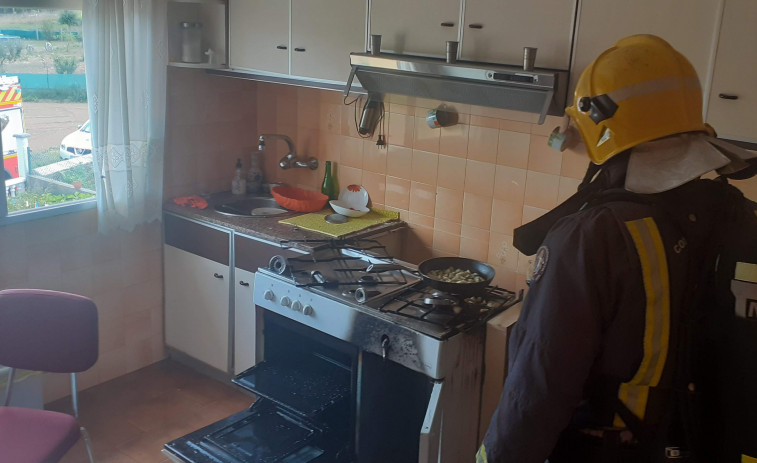Una bombona provoca una pequeña explosión en una cocina de Sofán