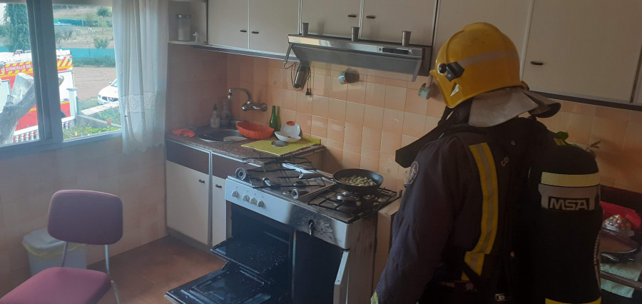 Una bombona provoca una pequeña explosión en una cocina de Sofán