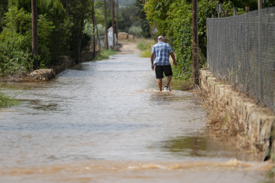 Hallado el niño desaparecido tras caer el coche en el que iba a un río por la DANA