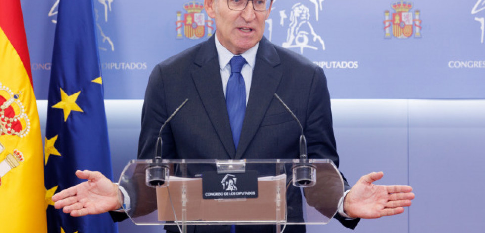Feijóo ofrece una oposición con propuestas frente a un Gobierno 