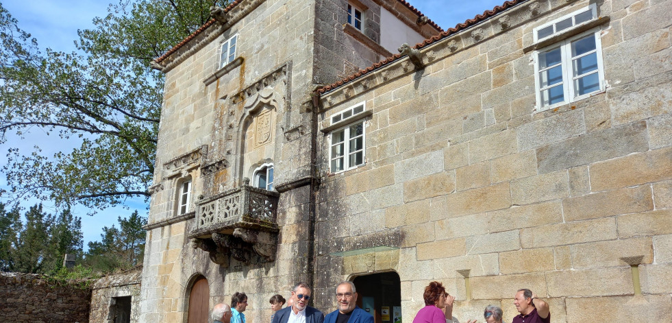 Más de 150 personas en las jornadas sobre liño en las Torres do Allo