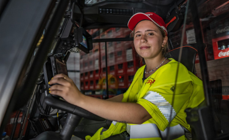La Escuela de Carretilleras de Coca-Cola facilita el empleo femenino en la industria