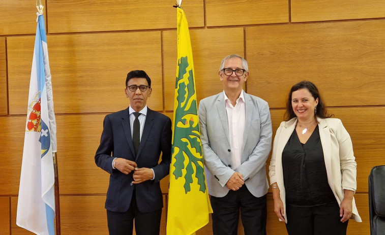 El comisario europeo Jounous Omarjee anima a Carballo a concurrir a nuevas ayudas de la UE