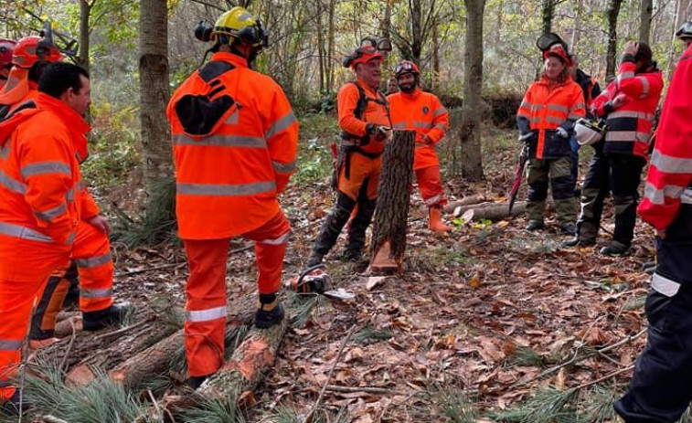 Seis agrupaciones de Protección Civil reciben 30.000 euros en ayudas de la Diputación
