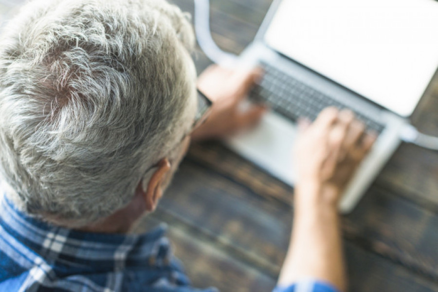 Casi 10.000 personas mayores de 75 años empezaron a usar Internet en Galicia entre 2021 y 2022