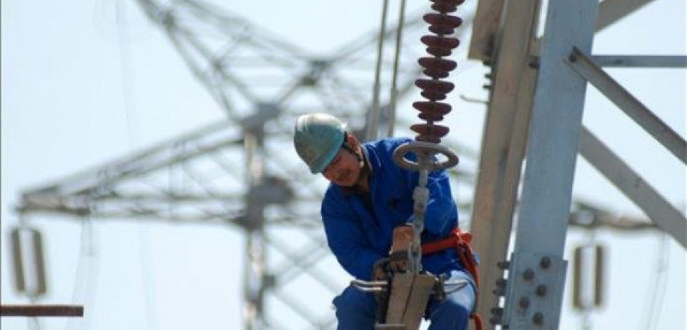 El precio de la luz sube un 16% este lunes, hasta los 120,96 euros/MWh
