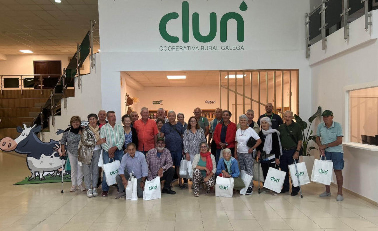 Ganaderos de Mallorca visitan la explotación láctea Sat Cives, dentro de la cooperativa CLUN