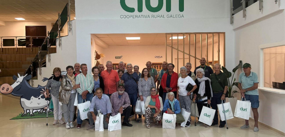 Ganaderos de Mallorca visitan la explotación láctea Sat Cives, dentro de la cooperativa CLUN