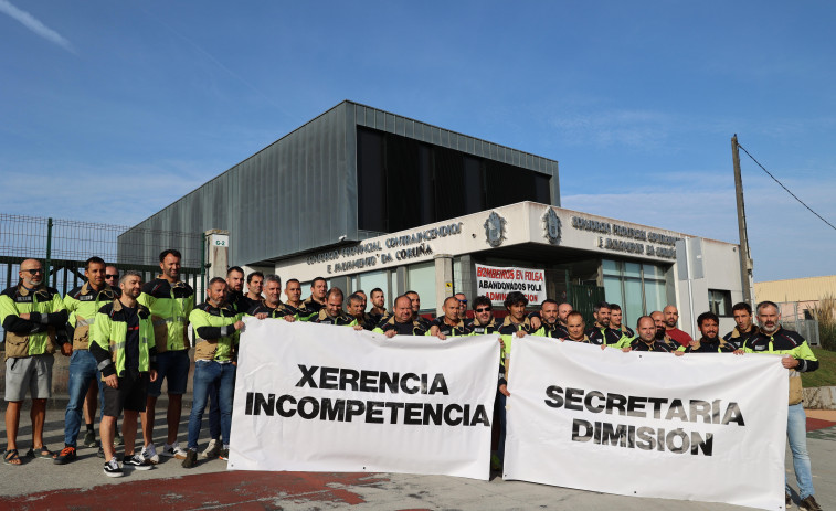 Concentración de bomberos de la provincia en el parque de Carballo