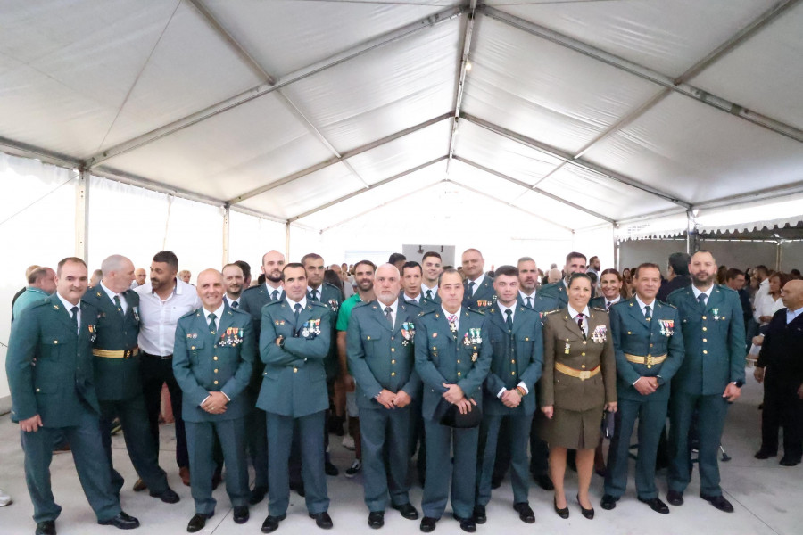 La Guardia Civil y los vecinos celebran la Pilarica en Carballo