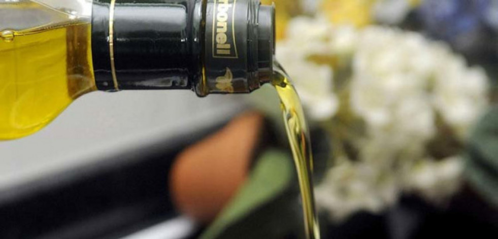 Los productores de aceite de oliva alertan de que los precios seguirán al alza y piden no hacer acopio