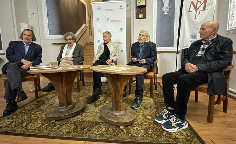 Los expertos debatieron sobre artes plásticas en el Casino carballés