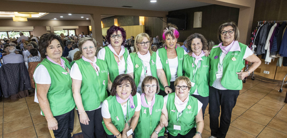 Casi 300 personas en la comida solidaria del cáncer en Coristanco