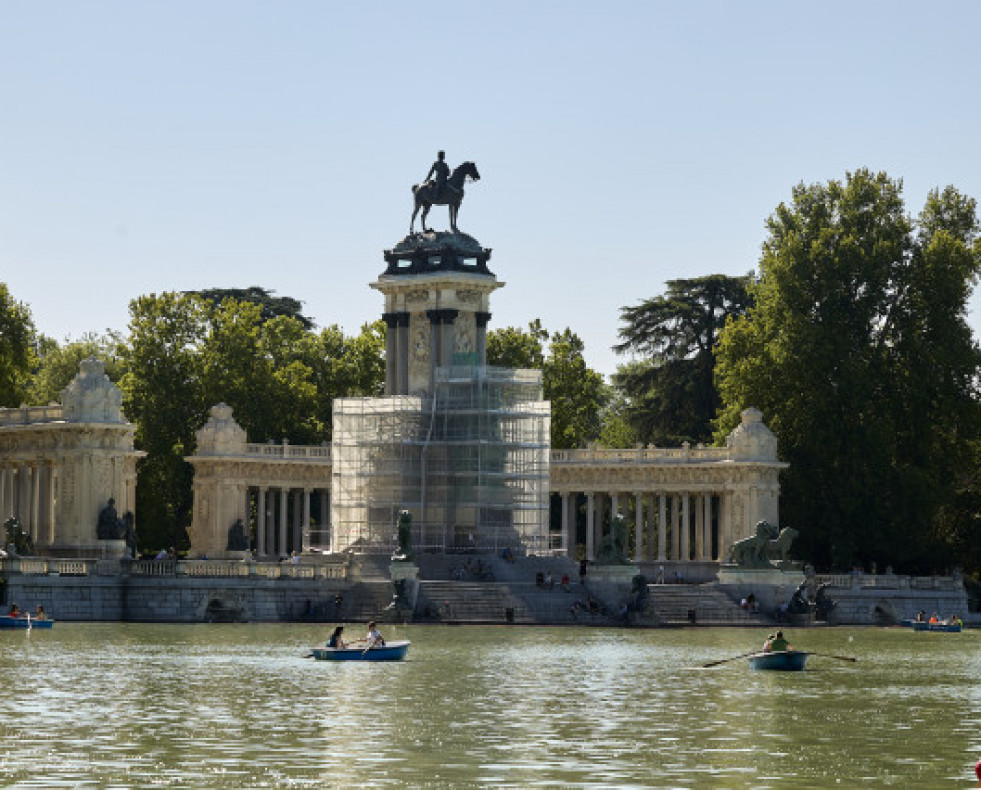 ElMonumentoaAlfonsoXIIenelparquedeElRetiro