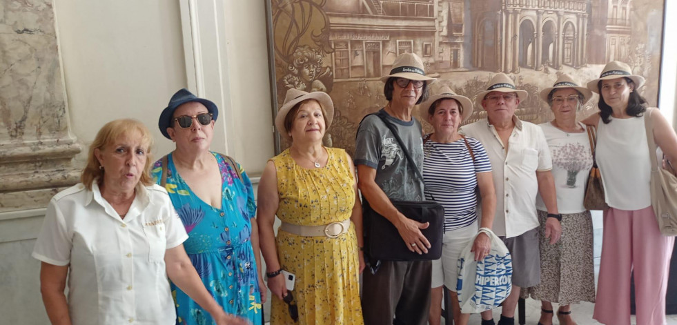 Un grupo de carballeses embajadores de la Pataca de Coristanco en Cuba