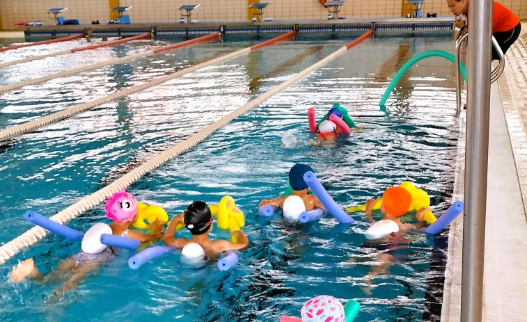 Plazas disponibles para la escuela de natación de Carballo y la San Silvestre Malpicana