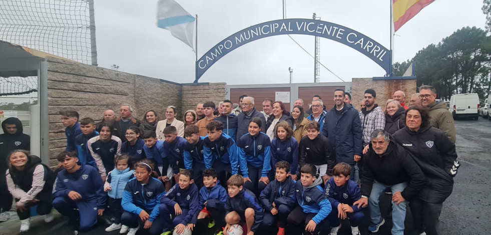 El campo de fútbol de Camariñas ya es el Vicente Carril