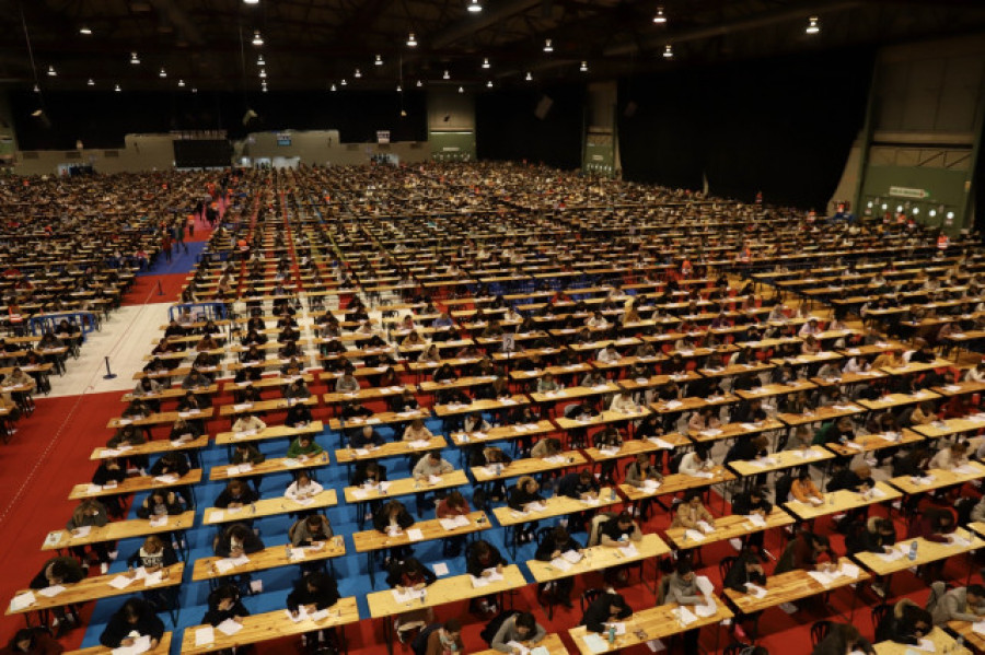Más de 20.000 personas se inscriben para cubrir 1.600 plazas de profesores en Galicia