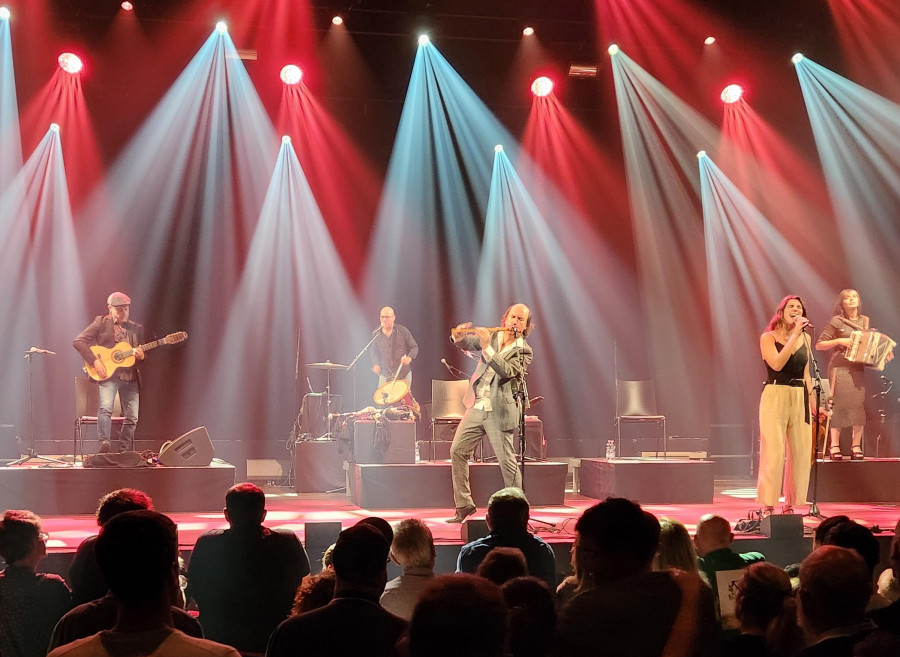 Gran noche con Carlos Núñez y  el grupo costeiro Galiza Celta