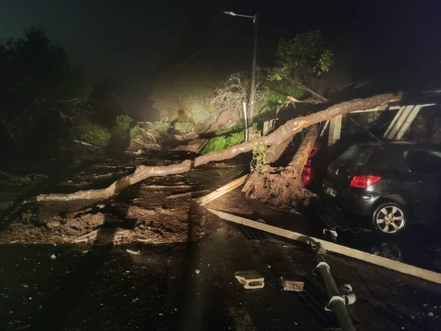 Las fuertes lluvias y la apertura del embalse de A Fervenza causan inundaciones en Dumbría y Mazaricos