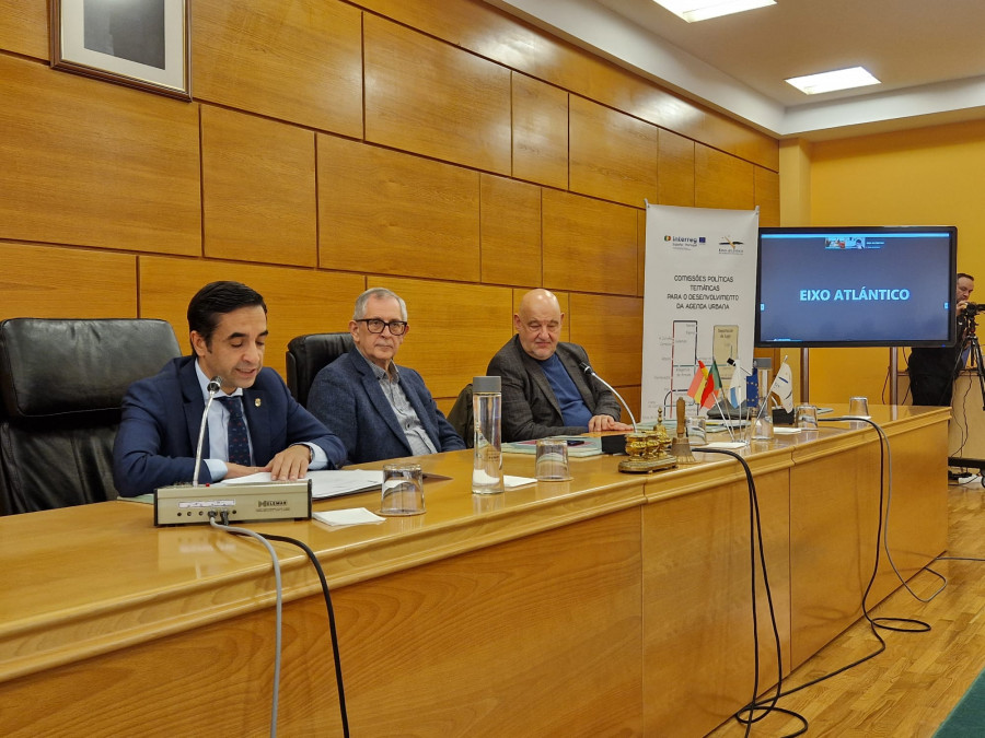 Carballo acoge una reunión del Eixo Atlántico