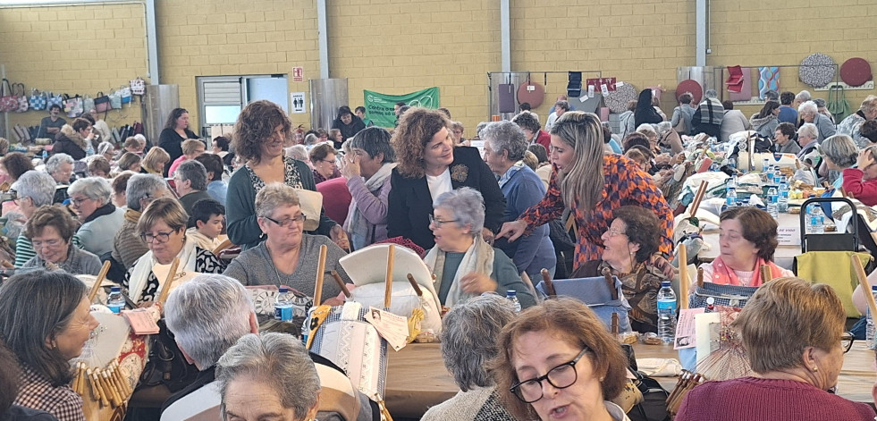 Artesanía, cultura y tradición en la XVI Xuntanza de Palilleiras en Vimianzo