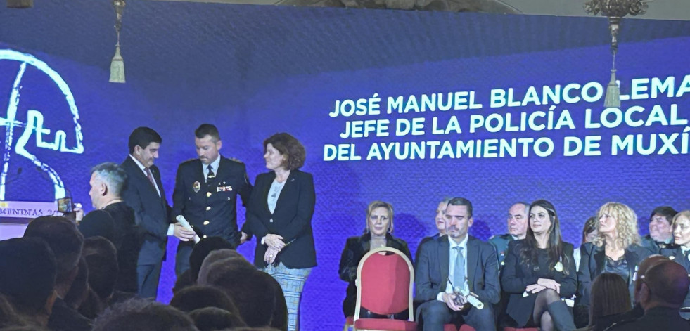 Reconocen el papel del policía de Muxía Manel Blanco contra la violencia de género