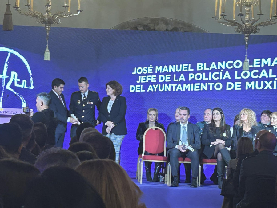 Reconocen el papel del policía de Muxía Manel Blanco contra la violencia de género