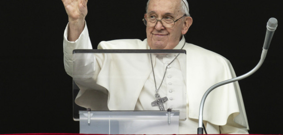 El papa cumple 12 de años de pontificado en hospital y con el futuro de Iglesia en el aire