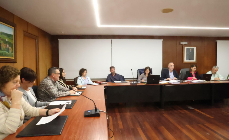 EEl pleno de Coristanco aprueba el presupuesto de 2024 con los votos del gobierno y la abstención de PSOE y BNG