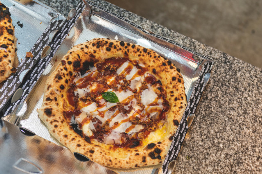 Pull&Bear ha creado su propia pizza de la mano de Napolit