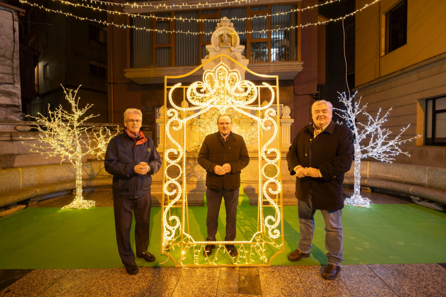 Malpica enciende su alumbrado navideño