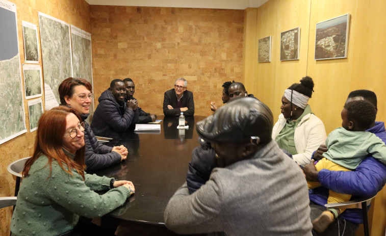 La comunidad senegalesa de Carballo alega dificultades para encontrar viviendas