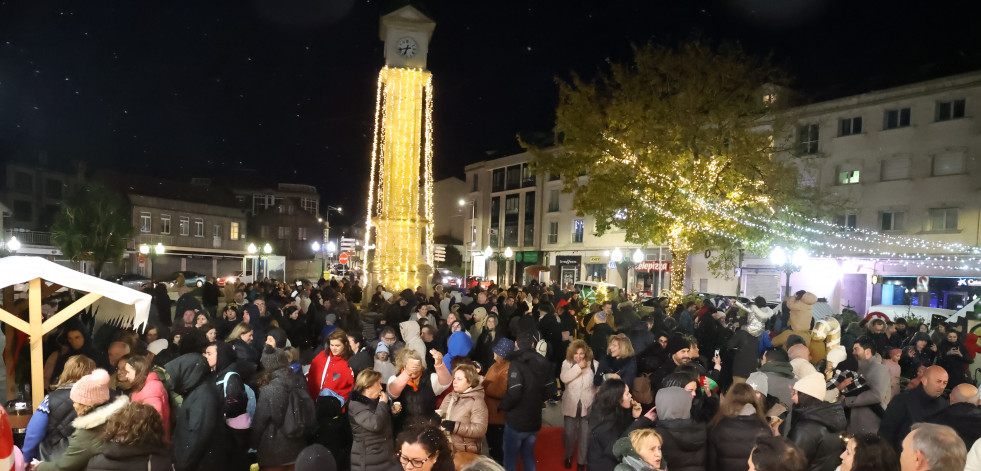A Laracha enciende su alumbrado navideño