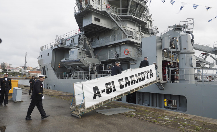El buque “Carnota” que entró en servicio en Ferrol homenajea a los vecinos  de Lira y Lariño