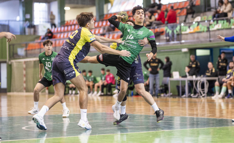 Ángel Emil y el Balonmán Narón se imponen al Xiria “B”