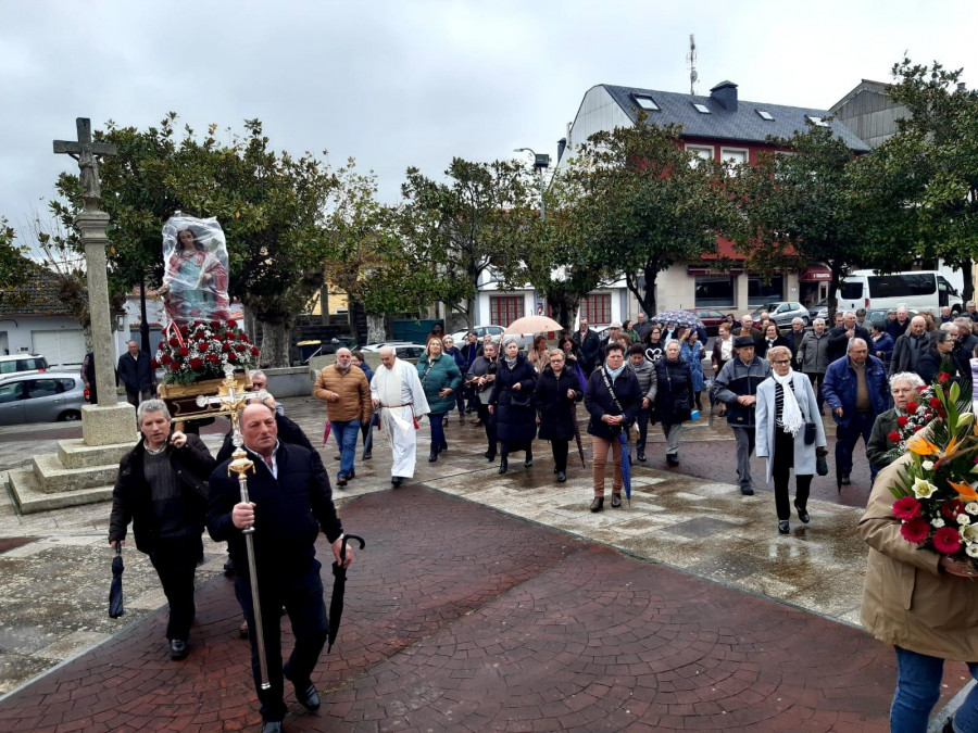 A Laracha honra a Santa Lucía