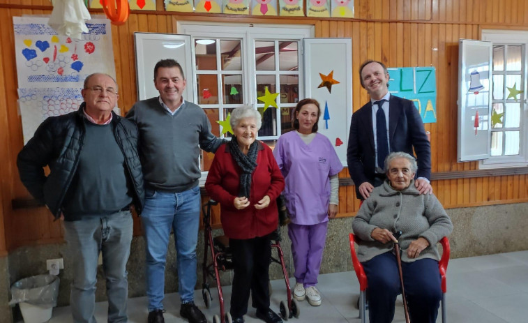 El director xeral de Maiores e Atención Sociosanitaria visita la Casa do Maior de O Couto