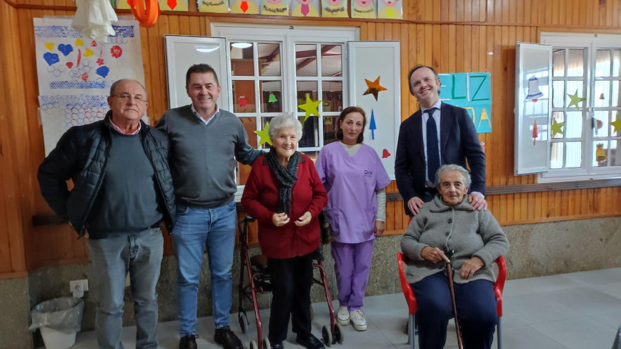 El director xeral de Maiores e Atención Sociosanitaria visita la Casa do Maior de O Couto