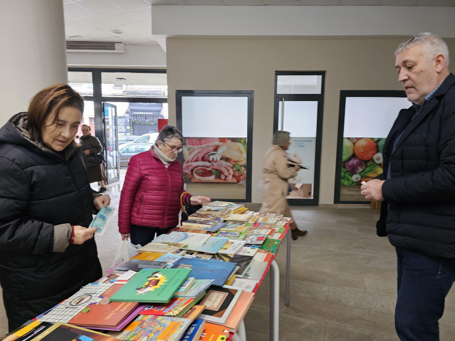 Nadal "dulce" y "libros que alimentan" en Carballo