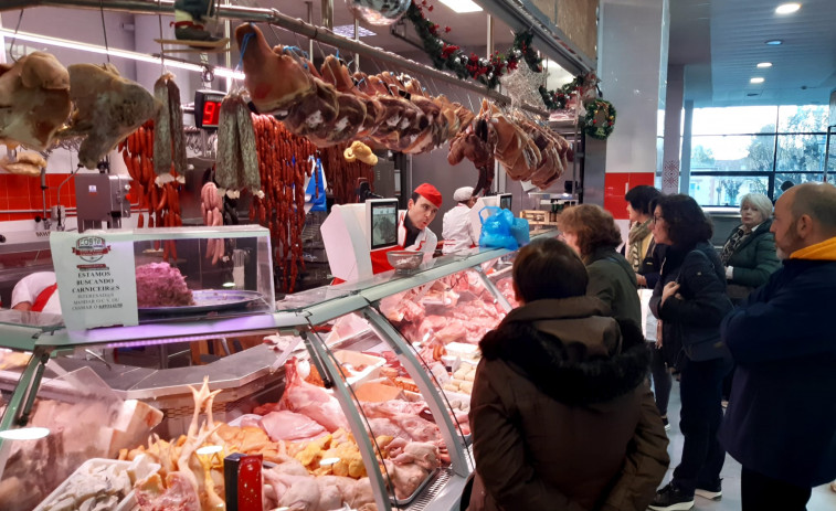 En la plaza de abastos de Carballo los precios son similares a los de Nochebuena