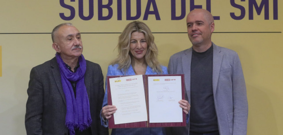 Díaz sella con los sindicatos la subida del 5 % del salario mínimo hasta los 1.134 euros