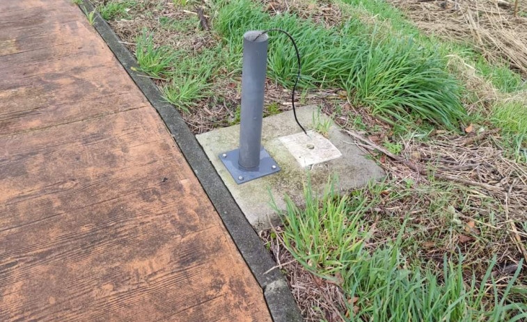 Vandalismo en el paseo fluvial de Vimianzo