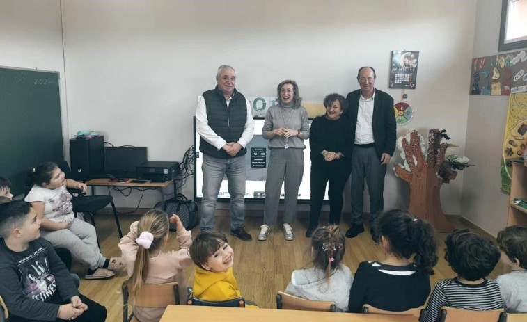 La Xunta destaca en Ponteceso el potencial de las escuelas rurales de Galicia