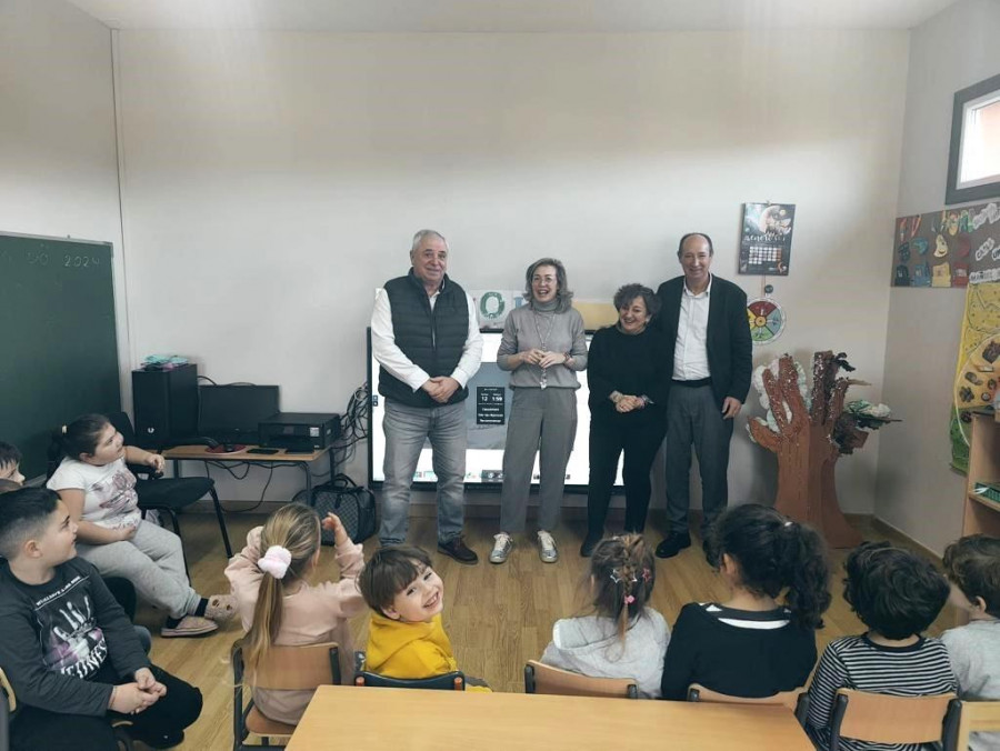 La Xunta destaca en Ponteceso el potencial de las escuelas rurales de Galicia