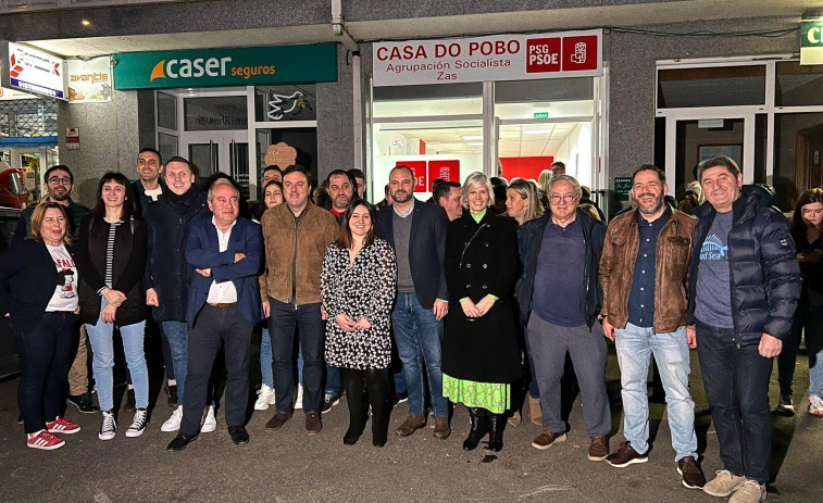 El PSOE de Zas estrena su nueva sede “coas portas abertas a toda a veciñanza”